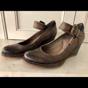 Taupe Pikolinos Mary Jane wedge pumps